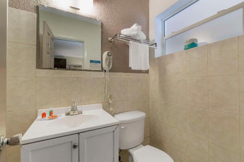Econolodge Hollywood - image 6