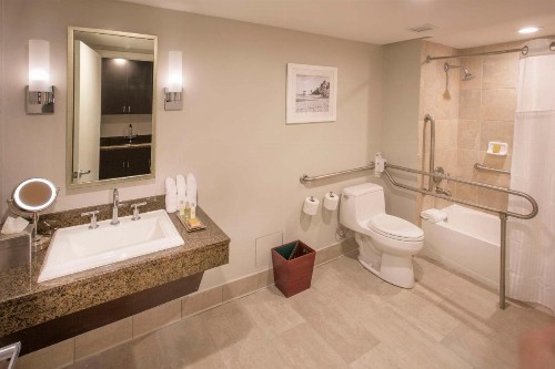 DoubleTree Resort Hollywood Beach - image 2