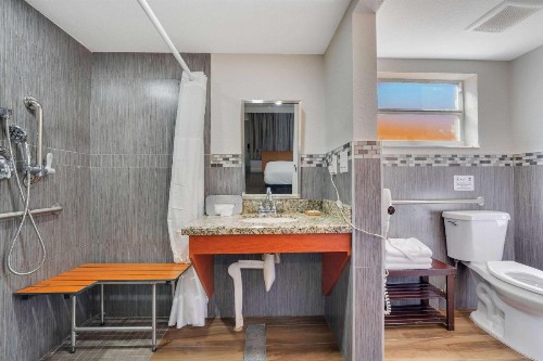 Quality Inn & Suites Airport - Cruise Port Hollywood - image 20