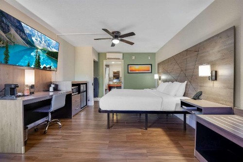 Quality Inn & Suites Airport - Cruise Port Hollywood - image 35