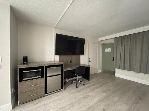 Quality Inn & Suites Airport - Cruise Port Hollywood - image 49