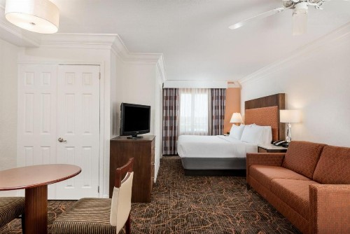 Holiday Inn Fort Lauderdale Airport an IHG Hotel - image 12