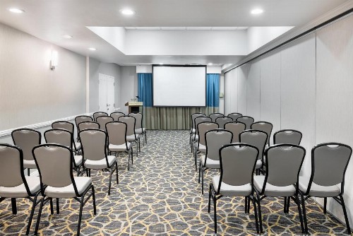 Holiday Inn Fort Lauderdale Airport an IHG Hotel - image 36