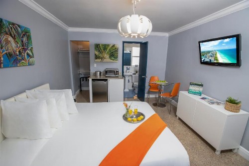 Hollywood Beach Suites and Hotel - image 4