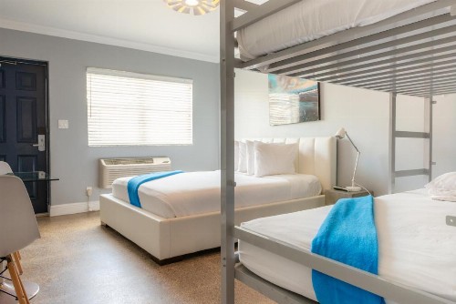 Hollywood Beach Suites and Hotel - image 45