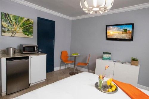 Hollywood Beach Suites and Hotel - image 5