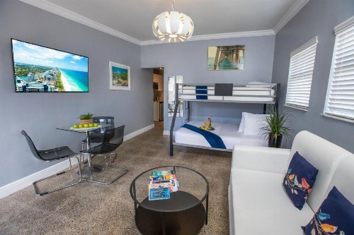 Hollywood Beach Suites and Hotel - image 7