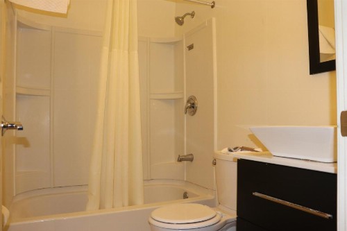 Curtis Inn & Suites - image 17