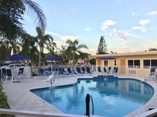 Curtis Inn & Suites - image 39