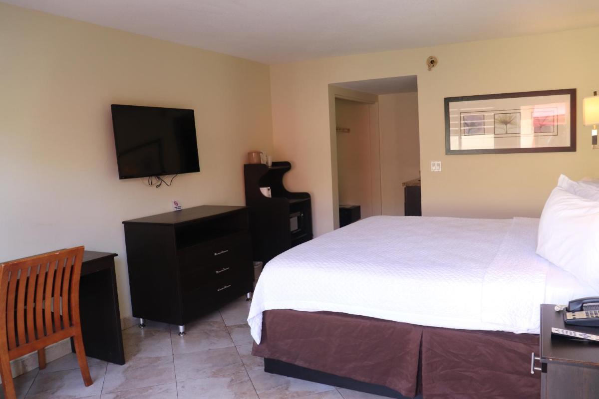 Curtis Inn & Suites - image 6