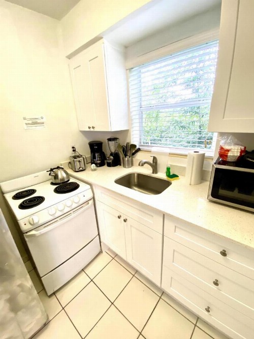 Southwinds Inn - image 27