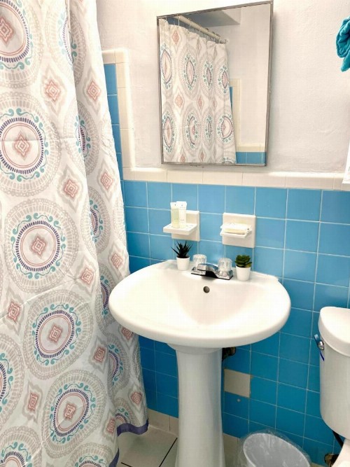 Southwinds Inn - image 28