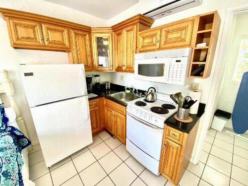 Southwinds Inn - image 31