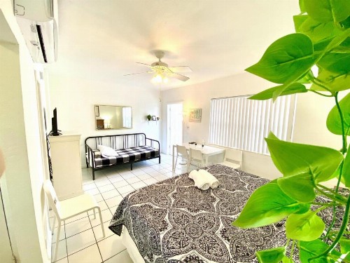 Southwinds Inn - image 32