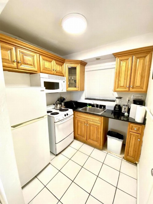 Southwinds Inn - image 9
