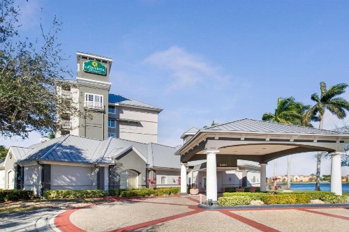La Quinta by Wyndham Ft. Lauderdale Airport - image 1