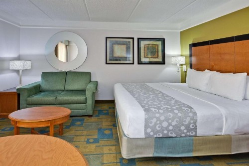 La Quinta by Wyndham Ft. Lauderdale Airport - image 14