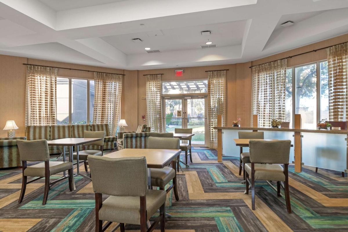 La Quinta by Wyndham Ft. Lauderdale Airport - image 4