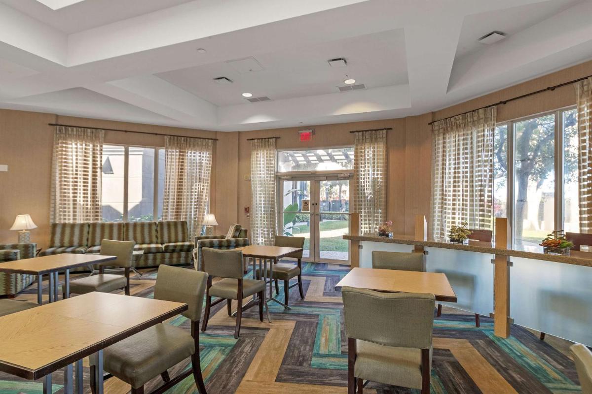 La Quinta by Wyndham Ft. Lauderdale Airport - image 7