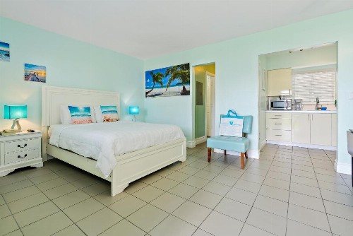 Hollywood Beachside Boutique Suite - image 13