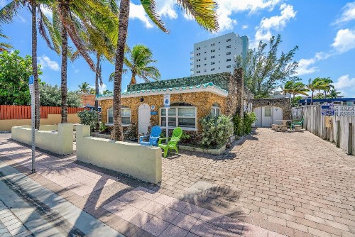 Hollywood Beachside Boutique Suite - image 19