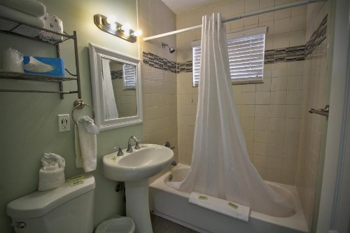 Hollywood Beachside Boutique Suite - image 29