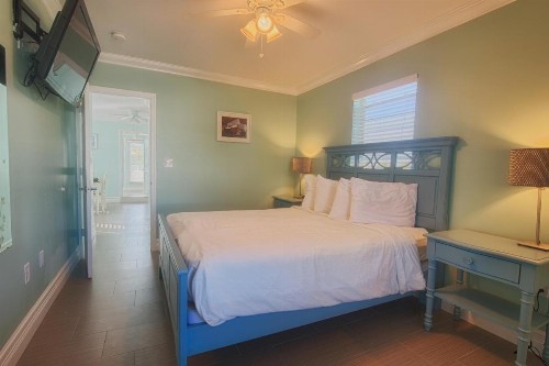 Hollywood Beachside Boutique Suite - image 37