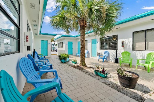 Hollywood Beachside Boutique Suite - image 6