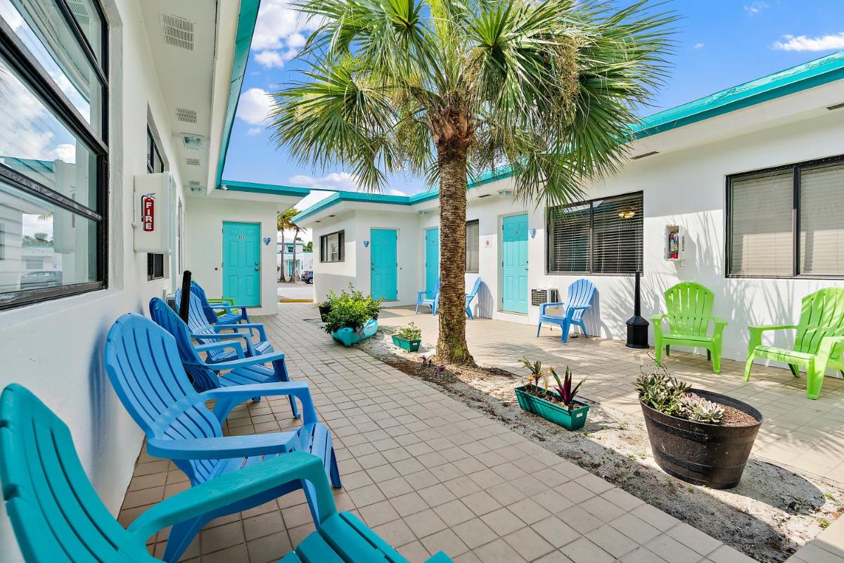 Hollywood Beachside Boutique Suite - image 6