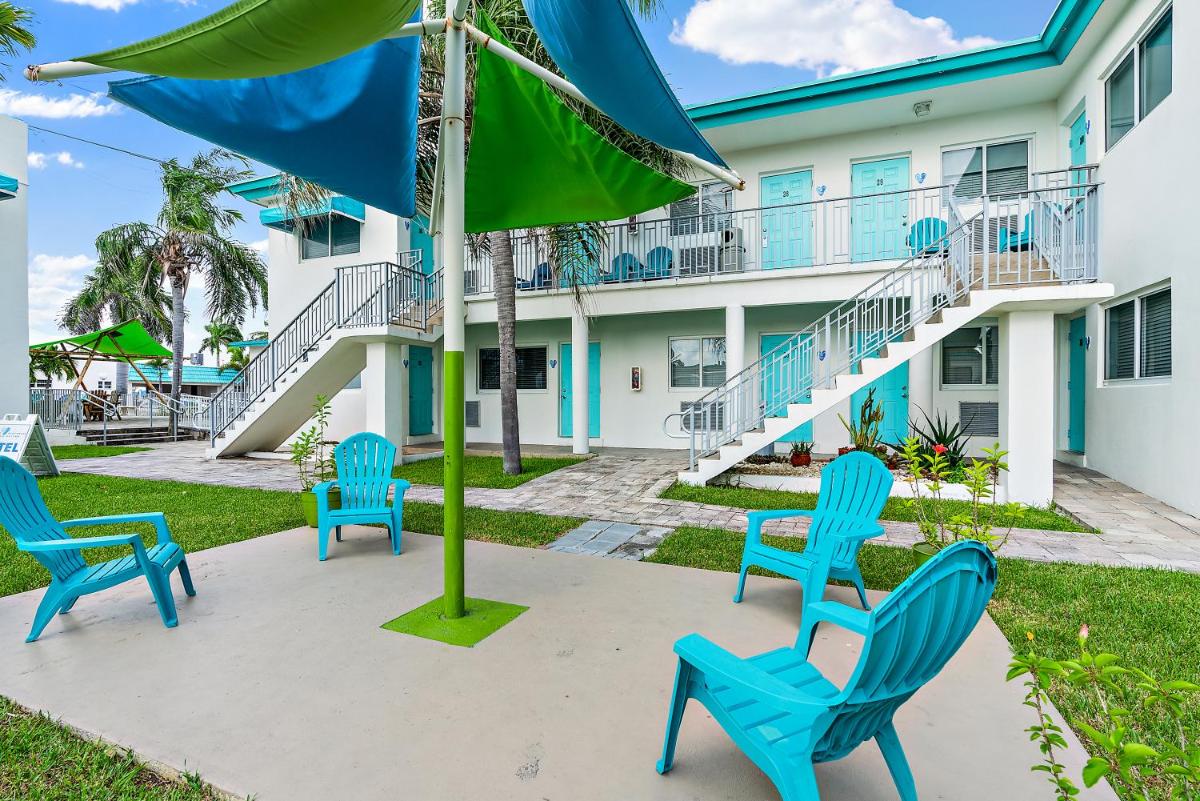 Hollywood Beachside Boutique Suite - image 7