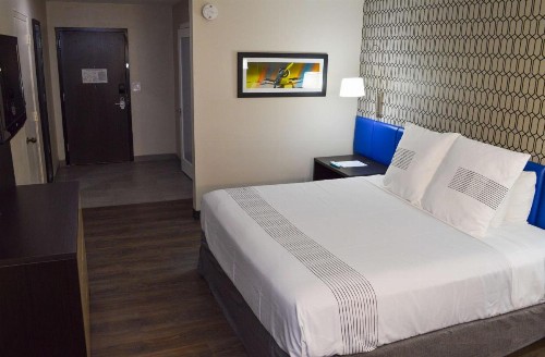 GLō Best Western Ft. Lauderdale-Hollywood Airport Hotel - image 27