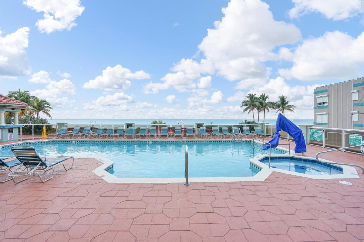 Hollywood Beach Tower by Capital Vacations - image 5