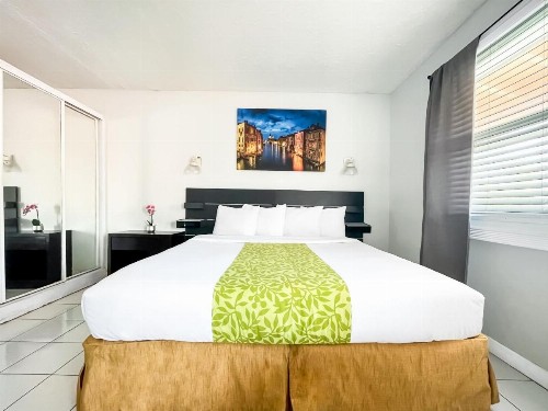 Hollywood Beach Hotels - image 17