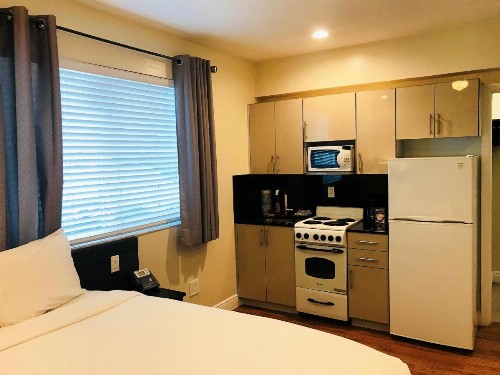 Caribbean Resort Suites - image 11