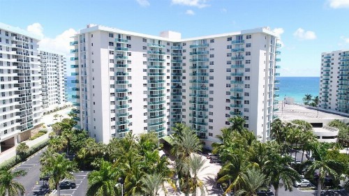 Hollywood Condos - image 5
