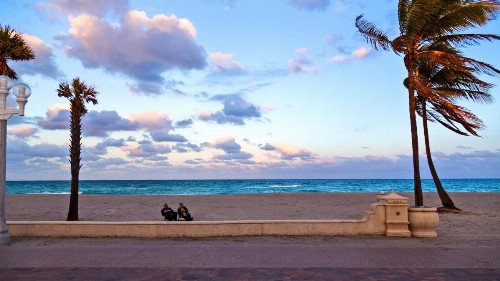 Riptide Oceanfront Hotel - image 12