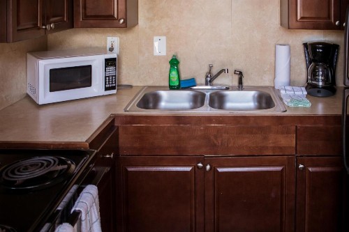 Riptide Oceanfront Hotel - image 14