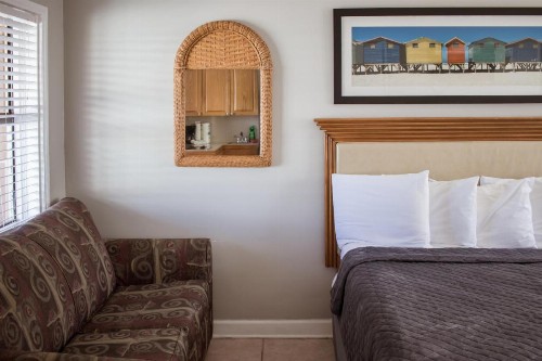 Riptide Oceanfront Hotel - image 16