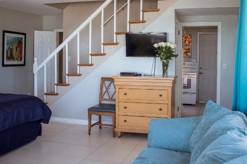 Riptide Oceanfront Hotel - image 30