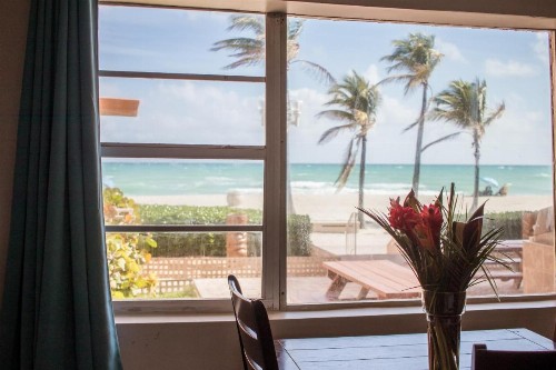 Riptide Oceanfront Hotel - image 39
