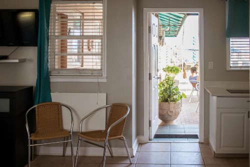 Riptide Oceanfront Hotel - image 4