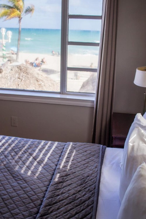 Riptide Oceanfront Hotel - image 44