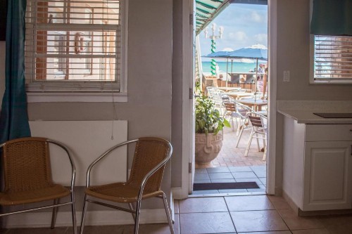 Riptide Oceanfront Hotel - image 45