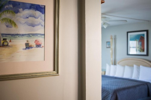 Riptide Oceanfront Hotel - image 8