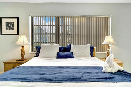 Neptune Hollywood Vacation Rentals - image 11