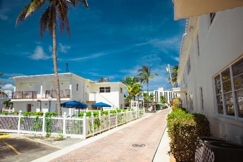 Neptune Hollywood Vacation Rentals - image 22