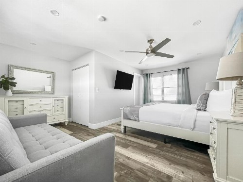 Neptune Hollywood Vacation Rentals - image 32