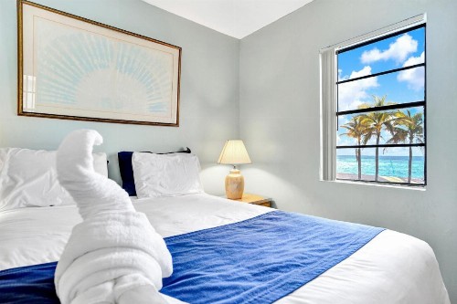 Neptune Hollywood Vacation Rentals - image 9