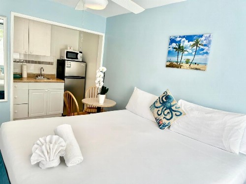 St Maurice Beach Inn - image 10