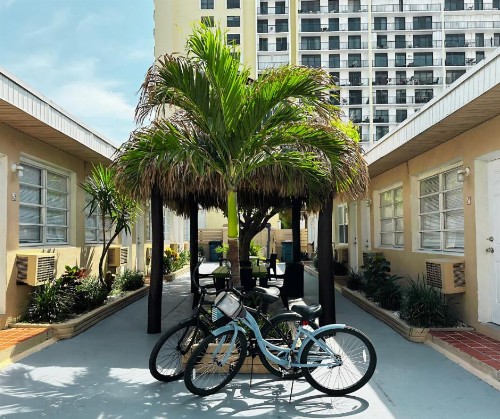 St Maurice Beach Inn - image 4